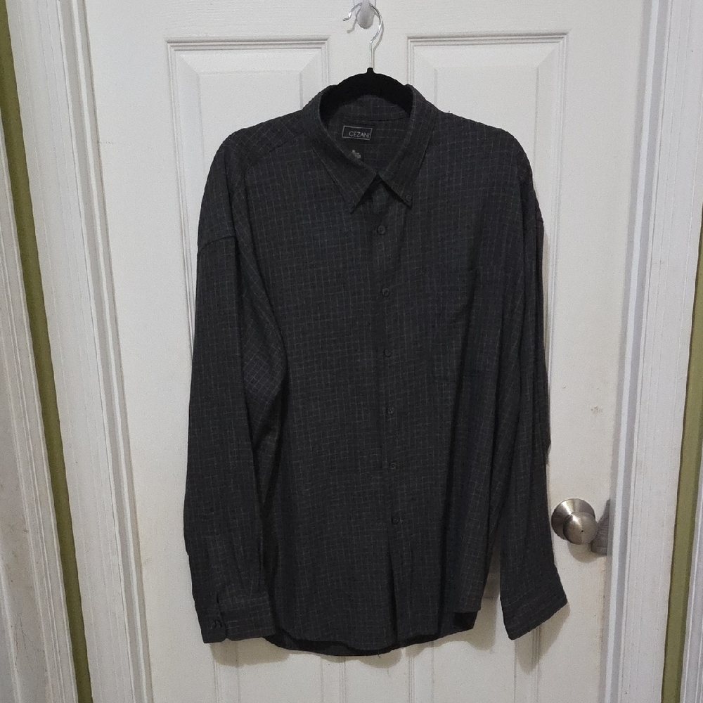Classic Charcoal Men's Casual Button-Down Shirt